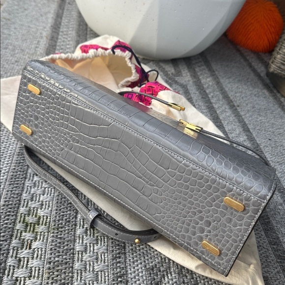 LEE RADZIWILL TORY BURCH BAG CROC EMBOSSED GREY CREAM SATCHEL SHOULDER BAG PURSE - Picture 12 of 13